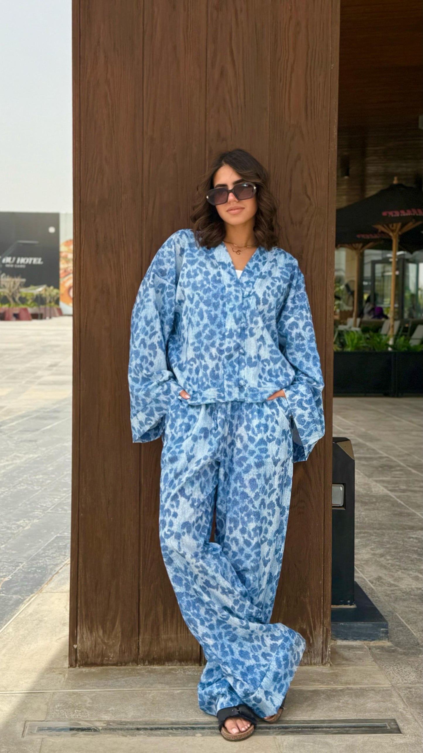 Leopard linen set in blue