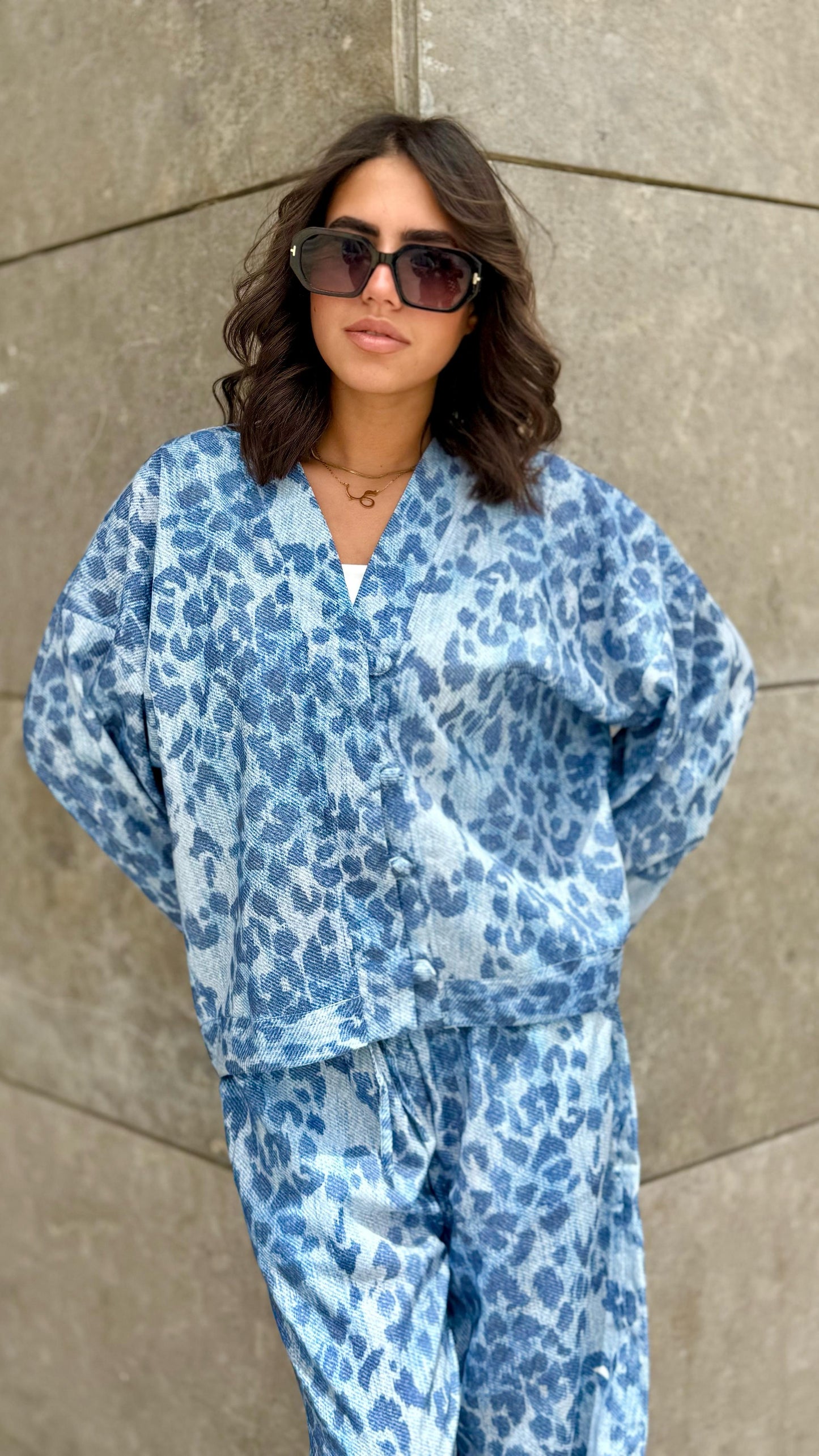 Leopard linen set in blue