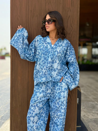 Leopard linen set in blue